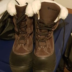 Columbia boots size 8
